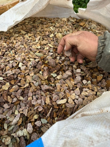 Златолит персиковый декоративная каменная крошка купить в Белебее