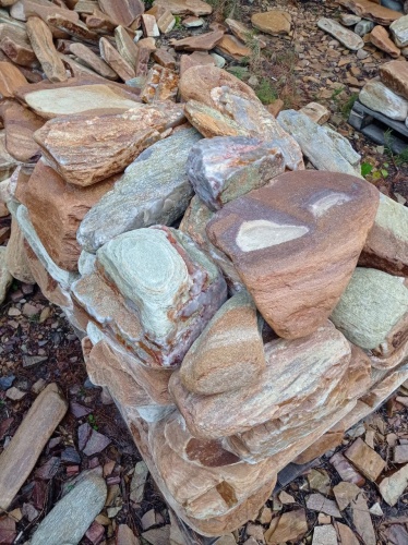 Златолит жёлтый, жёлто-зелёный глыбки и валуны для ланшафтного дизайна купить в Белебее