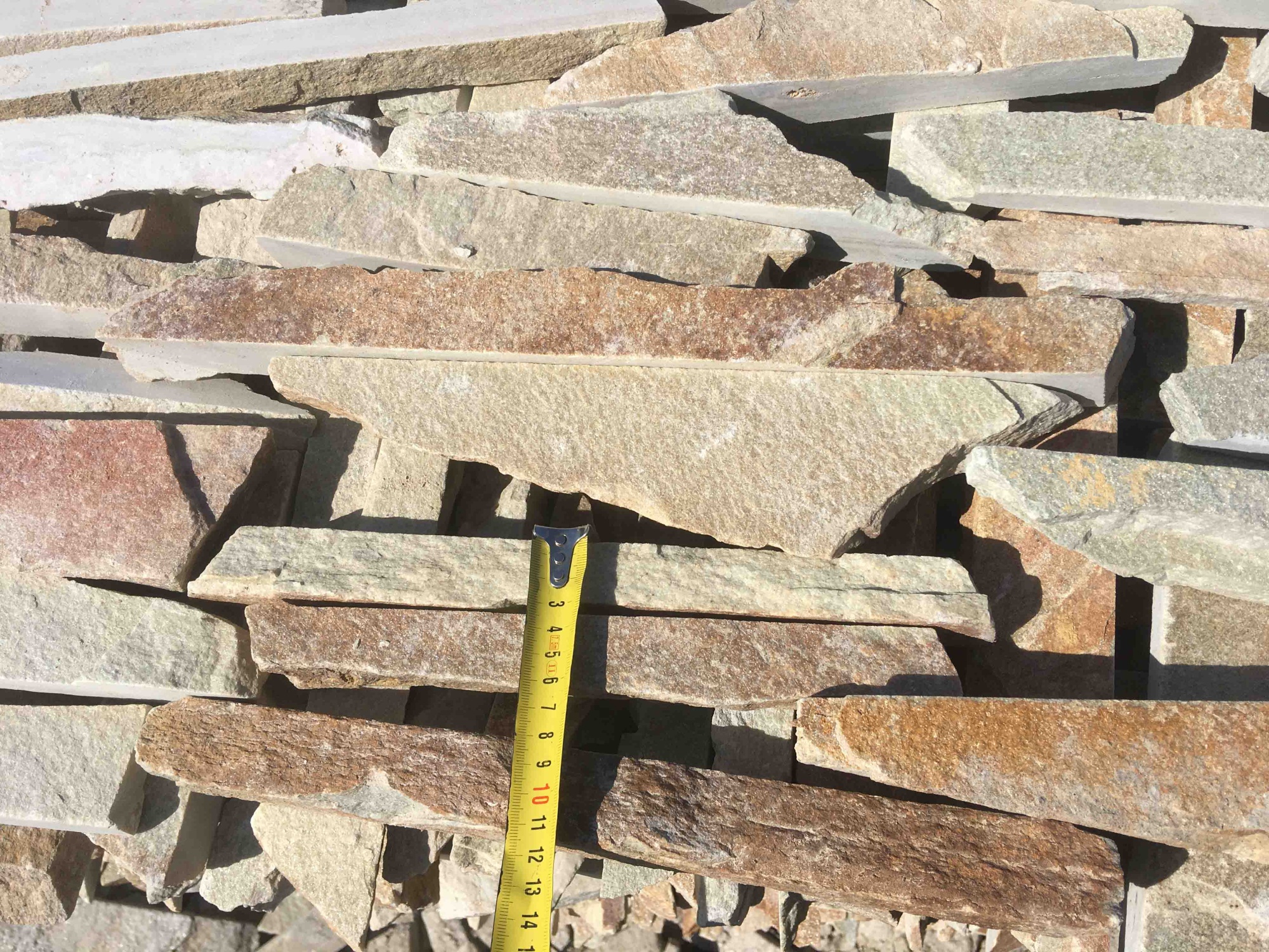 Горбушка златолит золотистый для облицовки купить в Белебее