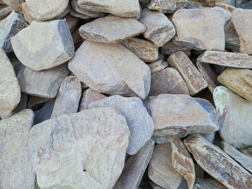 Златолит жёлтый, жёлто-зелёный глыбки и валуны для ланшафтного дизайна купить в Белебее