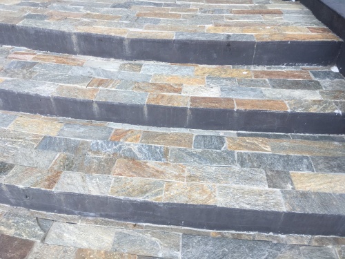 Плитка из Златолита Уральского для лестницы купить в Белебее