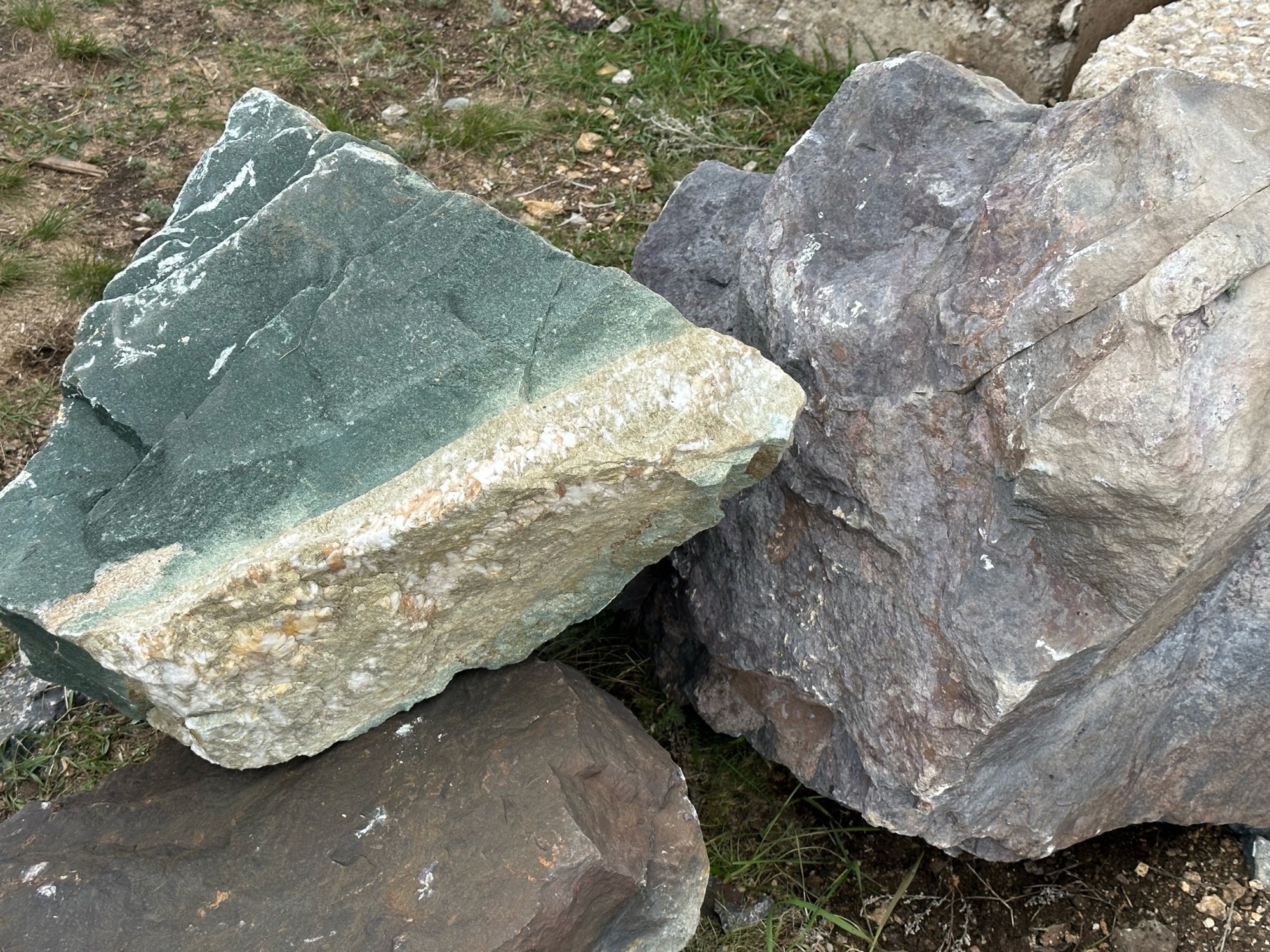 Камни для ландшафтного дизайна зелёные 10-60 килограмм купить в Белебее