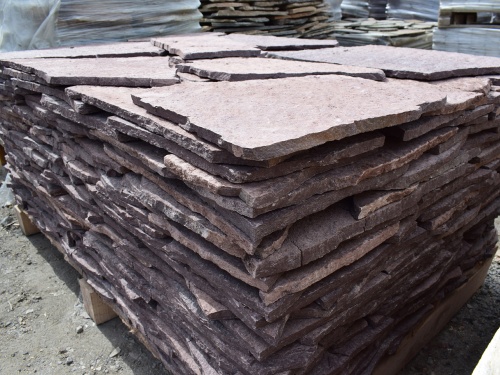 Плитняк лемезит бордовый для облицовки цоколя 20-25 мм  купить в Белебее