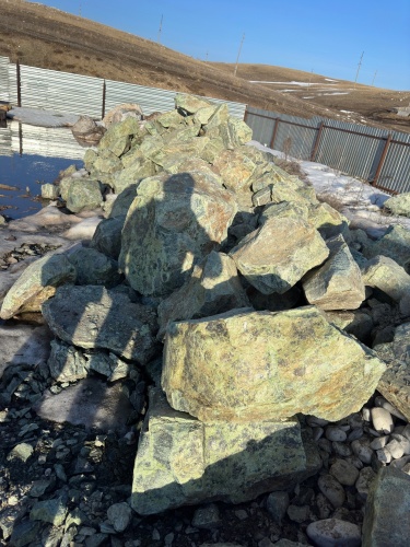 Камни для ландшафтного дизайна зелёные 10-60 килограмм купить в Белебее