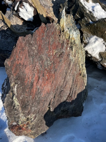 Ландшафтные глыбы красно-фиолетовые 200-1000 килограмм купить в Белебее