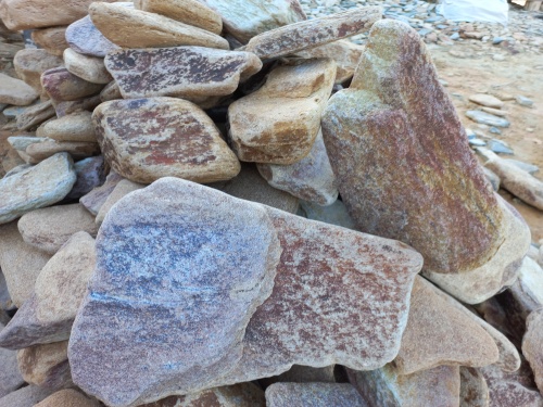 Златолит жёлтый, жёлто-зелёный глыбки и валуны для ланшафтного дизайна купить в Белебее