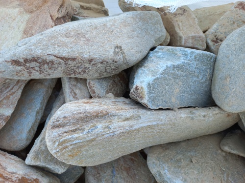 Златолит жёлтый, жёлто-зелёный глыбки и валуны для ланшафтного дизайна купить в Белебее