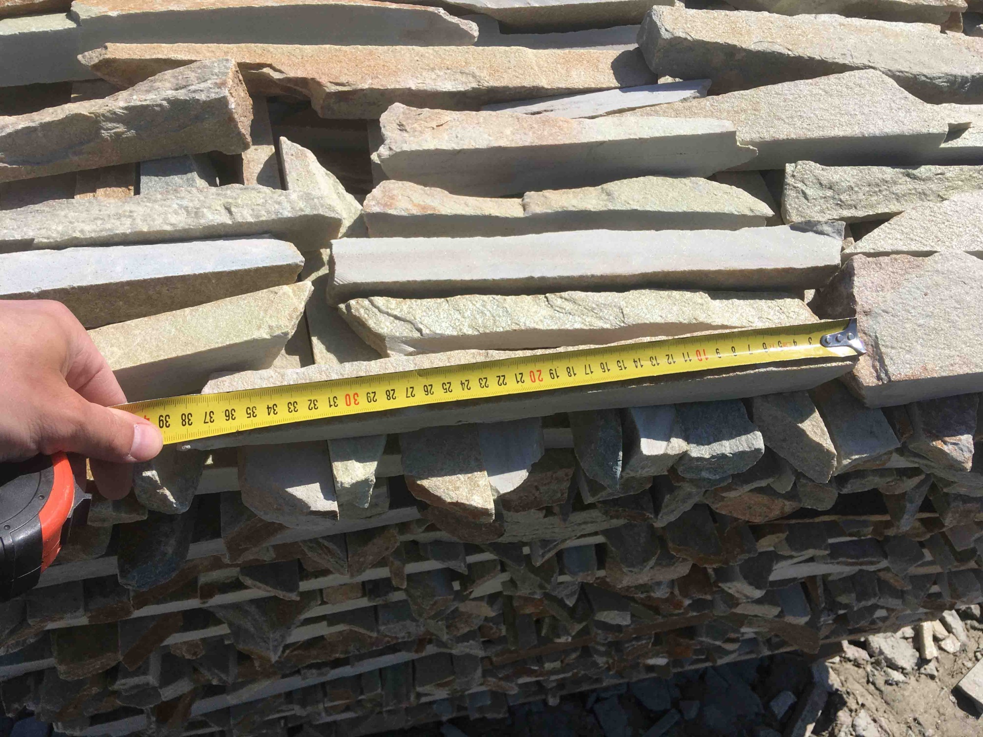 Горбушка златолит золотистый для облицовки купить в Белебее