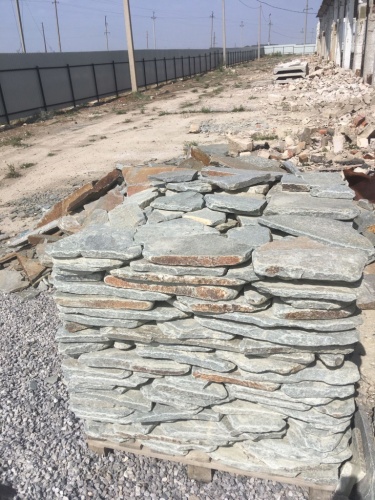 Златолит серебристый галтованный для лестниц купить в Белебее