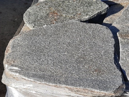 Златолит серебристый галтованный для лестниц купить в Белебее