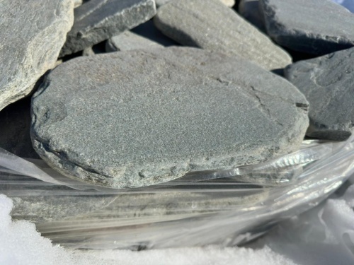 Плитняк златолит зелёный галтованный для мощения на бетон купить в Белебее