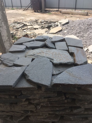 Златолит серебристый галтованный для лестниц купить в Белебее